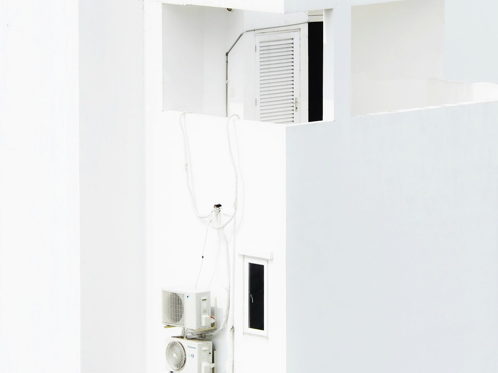 Duvara monte split klima iç ünitesi — Aliağa Klima Servisi air conditioning service